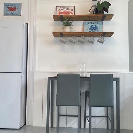 Large 5 Bed 3 Bath House 300 Meters From Beach And Restaurants New Quay Dış mekan fotoğraf