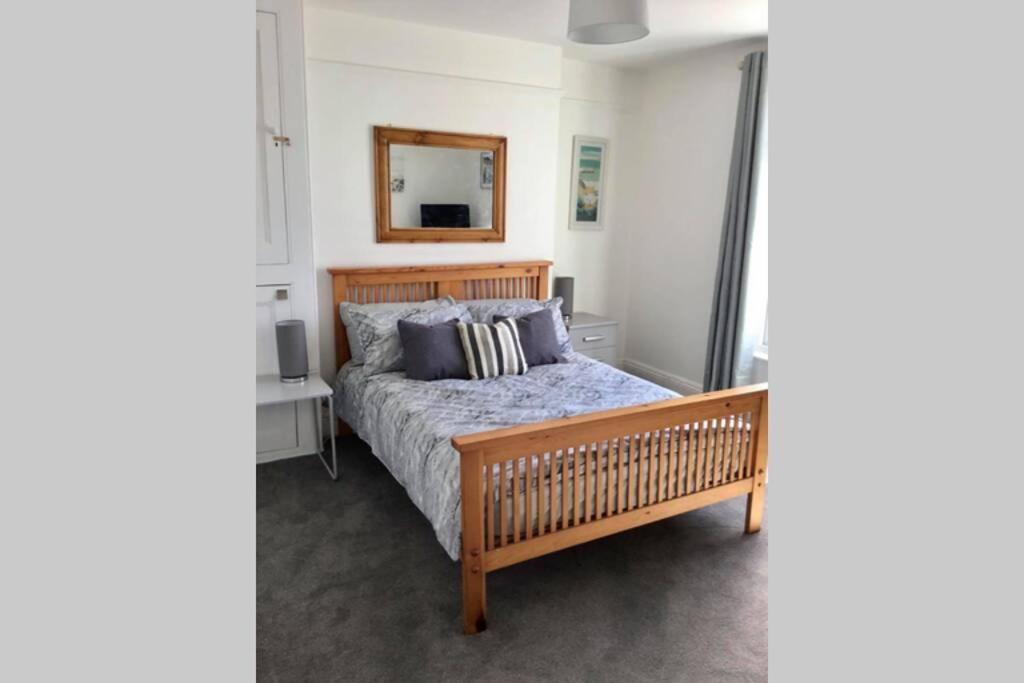 Large 5 Bed 3 Bath House 300 Meters From Beach And Restaurants New Quay Dış mekan fotoğraf