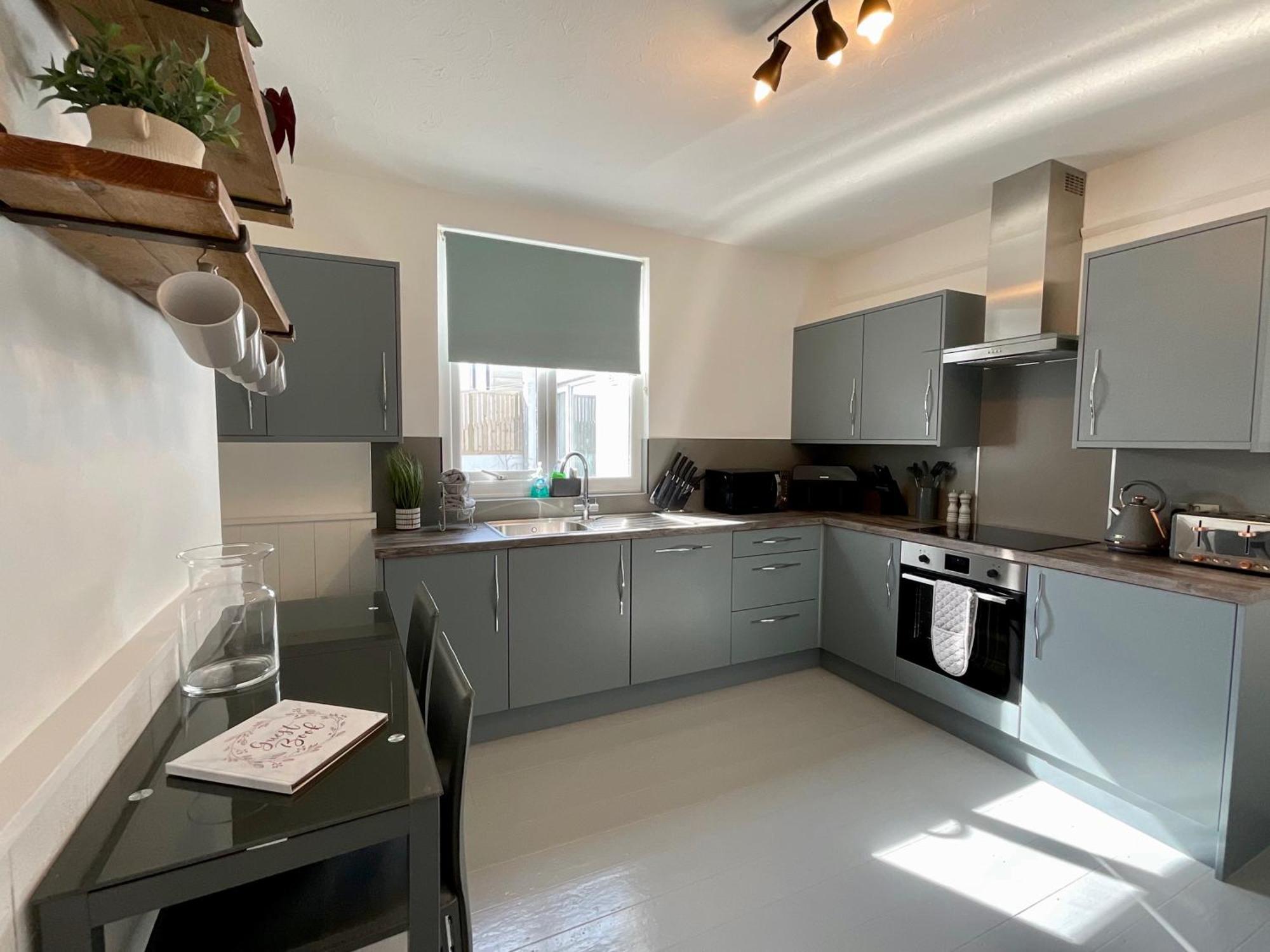 Large 5 Bed 3 Bath House 300 Meters From Beach And Restaurants New Quay Dış mekan fotoğraf